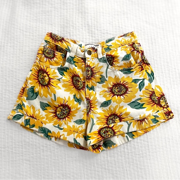 American Apparel Pants - 🌻 American Apparel High Waisted Sunflower Shorts in 26/27 🌻